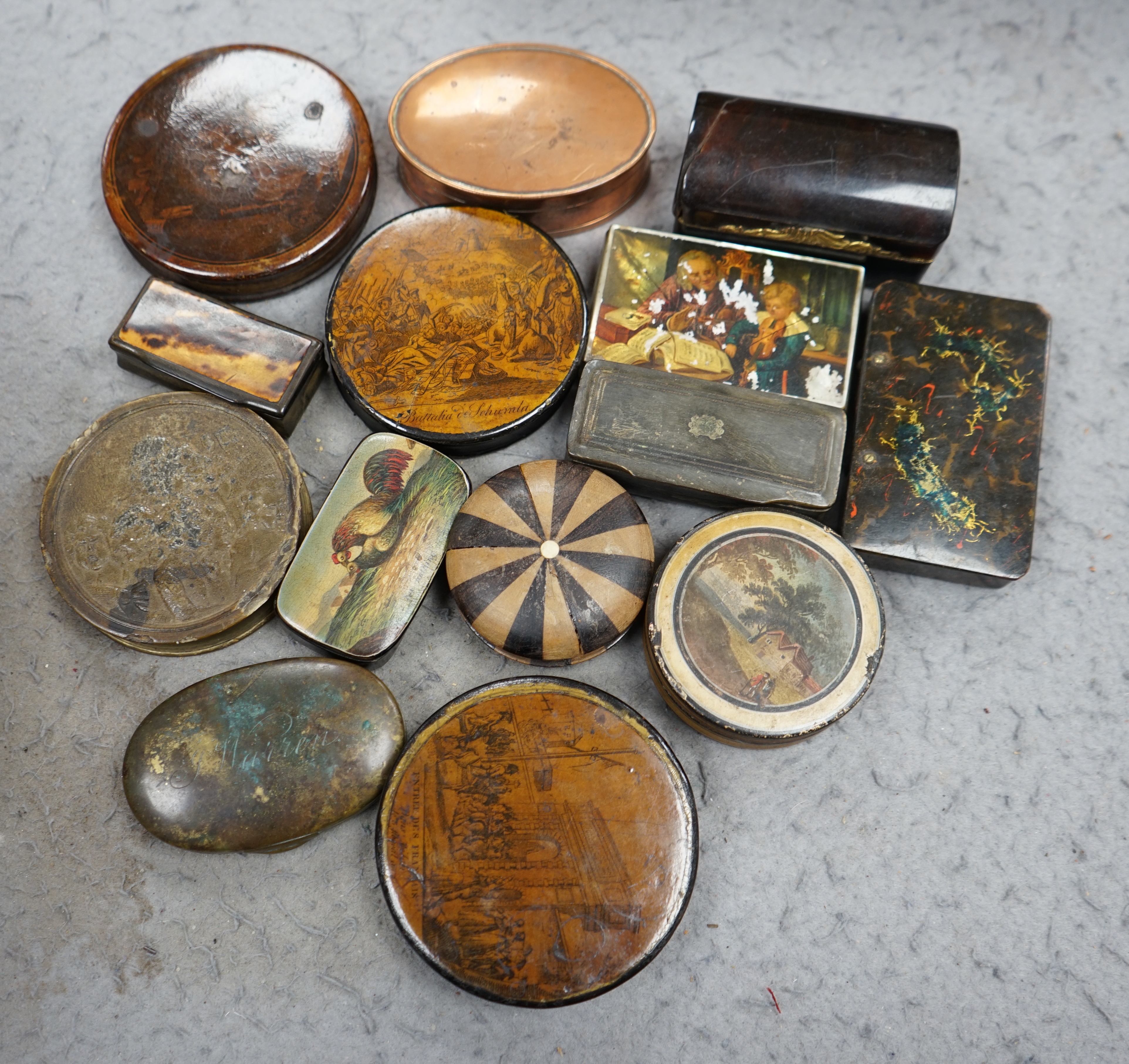 Assorted 18th / 19th century treen, tortoiseshell, horn and metalware snuff boxes, horn box 8cm diameter (14). Condition - most damage due to use